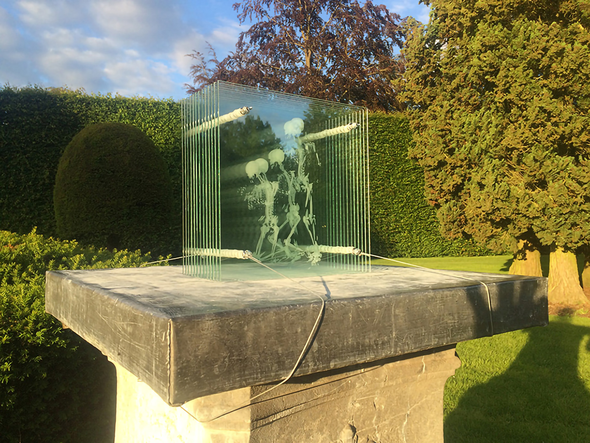 Vanity Fair V6 Motion capture and laser engraving on glass Château de Jehay (B), ”Arts & métaux – trilogie contemporaine” 2016 004